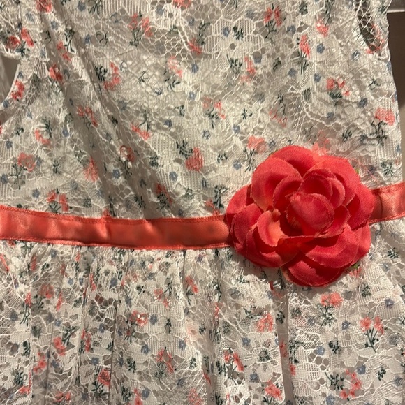 Red and White Sleeveless formal dress with Flutter Sleeves - Picture 3 of 6